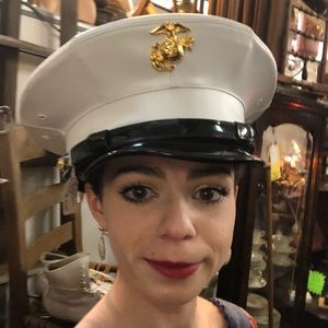 Meet your Posher, Elizabeth